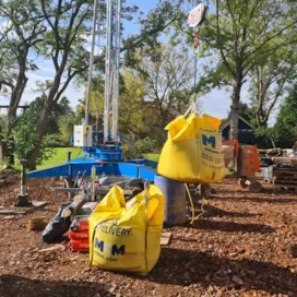 Lifting bag of builders sand - c. 850 kgs